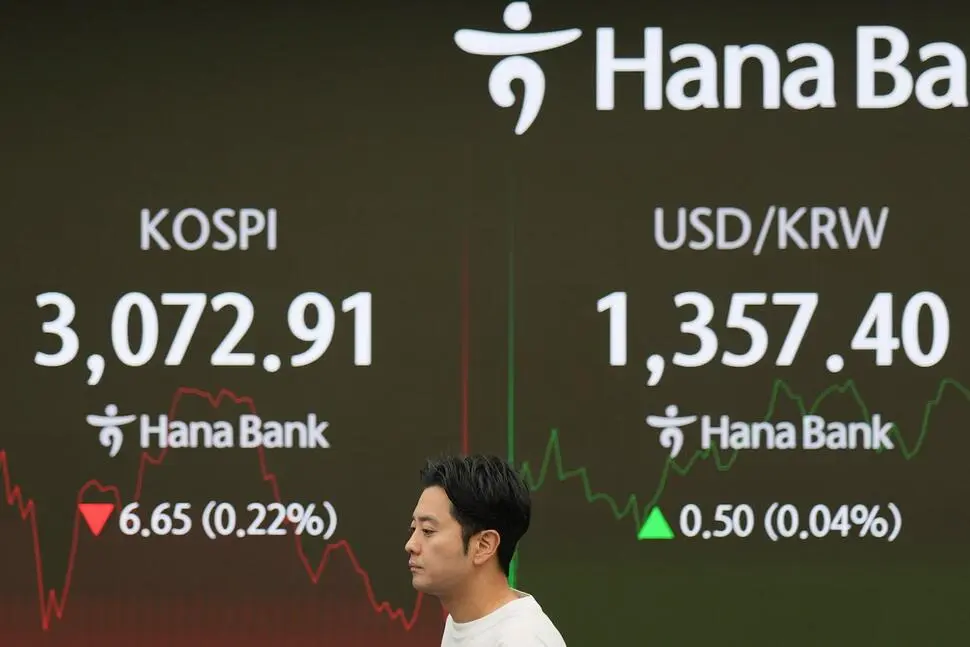 Global Markets Climb as U.S. Stocks Near Record Highs